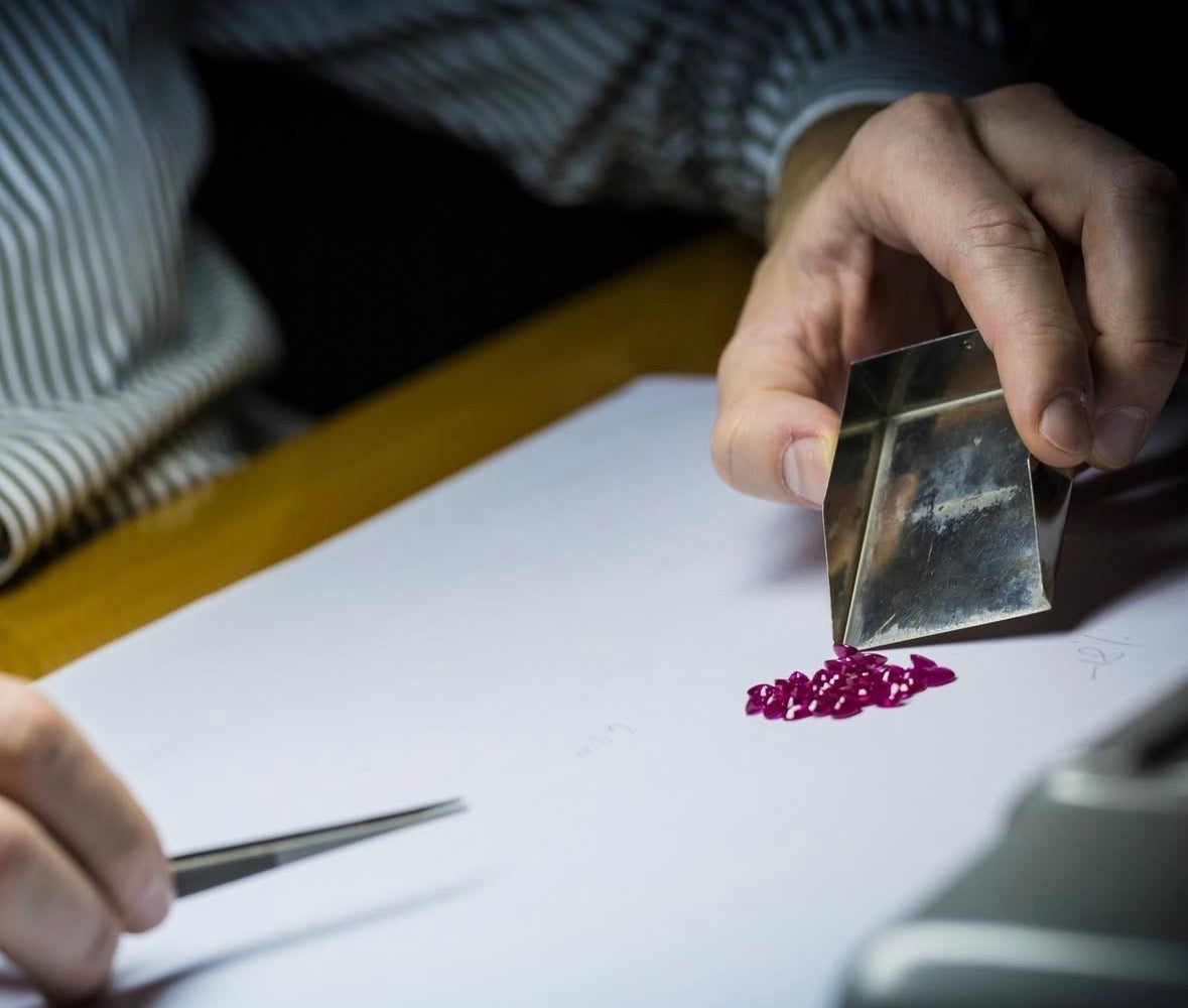 Alla scoperta delle gemme: il nostro viaggio tra miniere e mercati del mondo