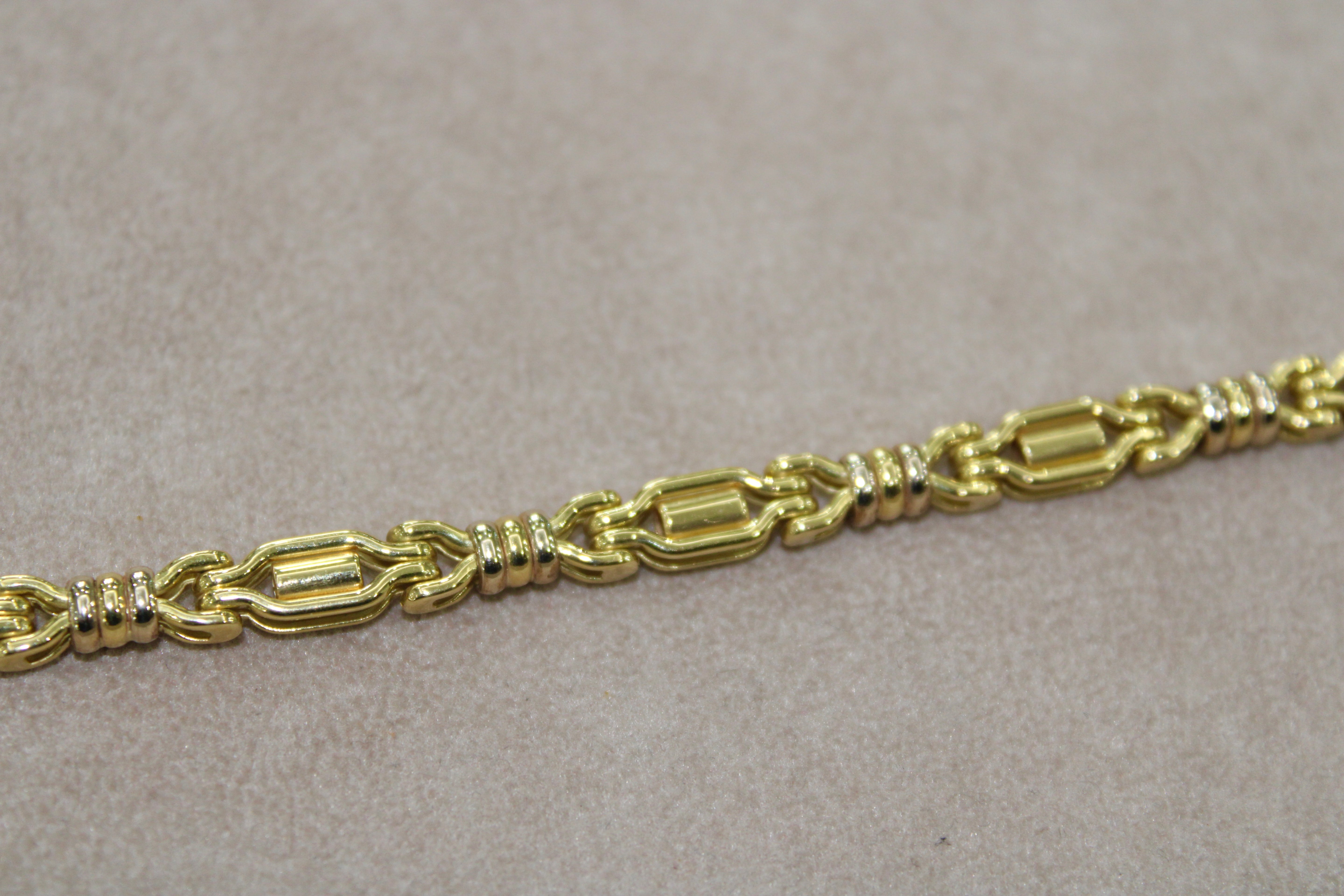 Bracciale in oro giallo 18k con zaffiro cabochon