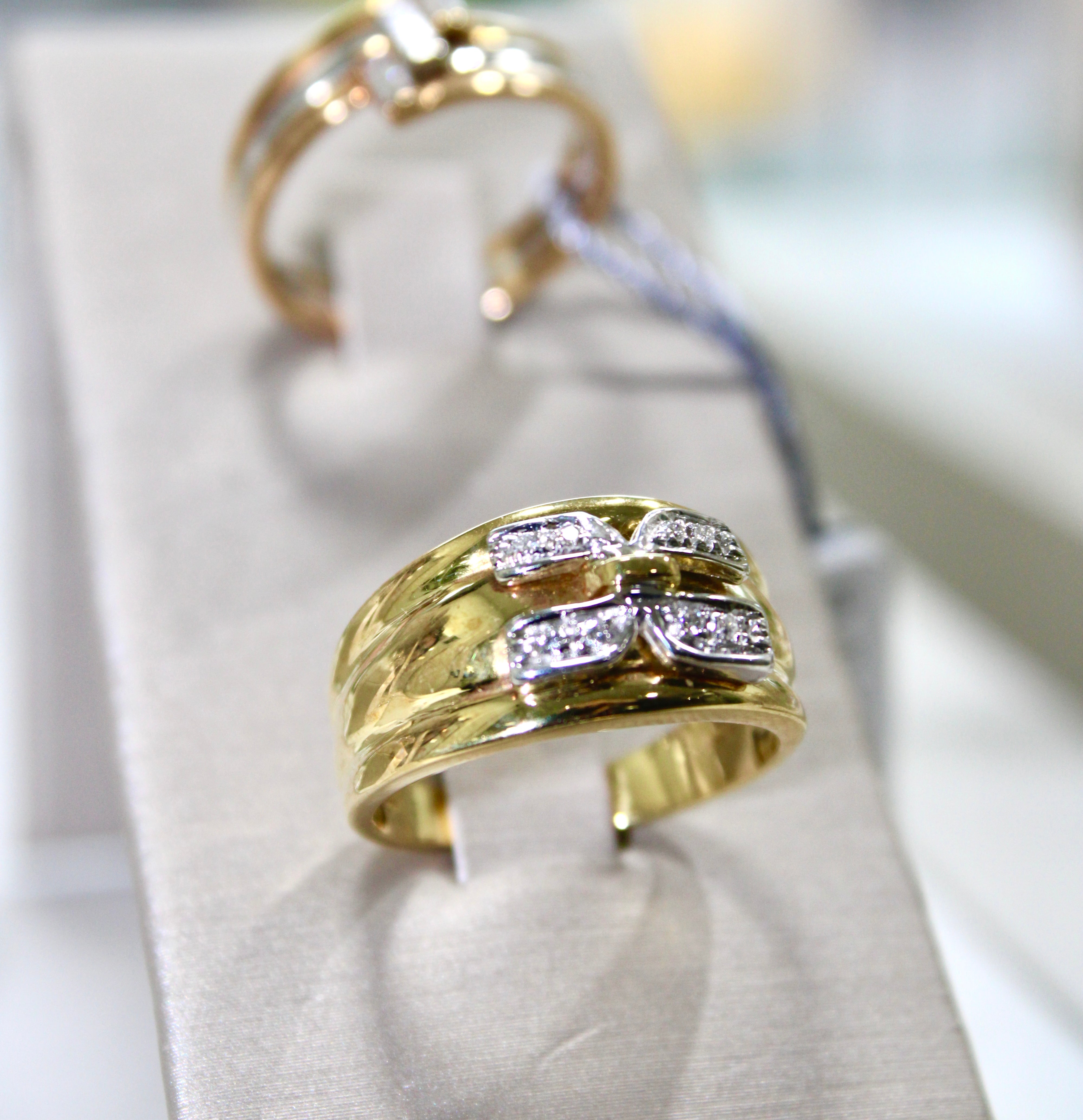 Anello Fascia Con Diamanti