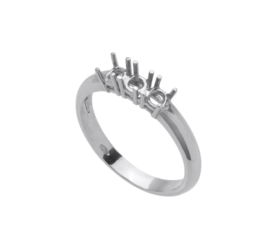 Anello Trilogy 4 Griffe a Filo Basso