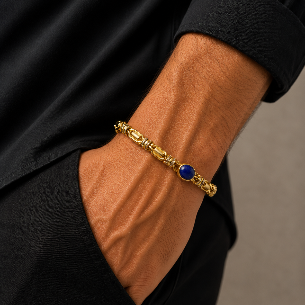 Bracciale in oro giallo 18k con zaffiro cabochon