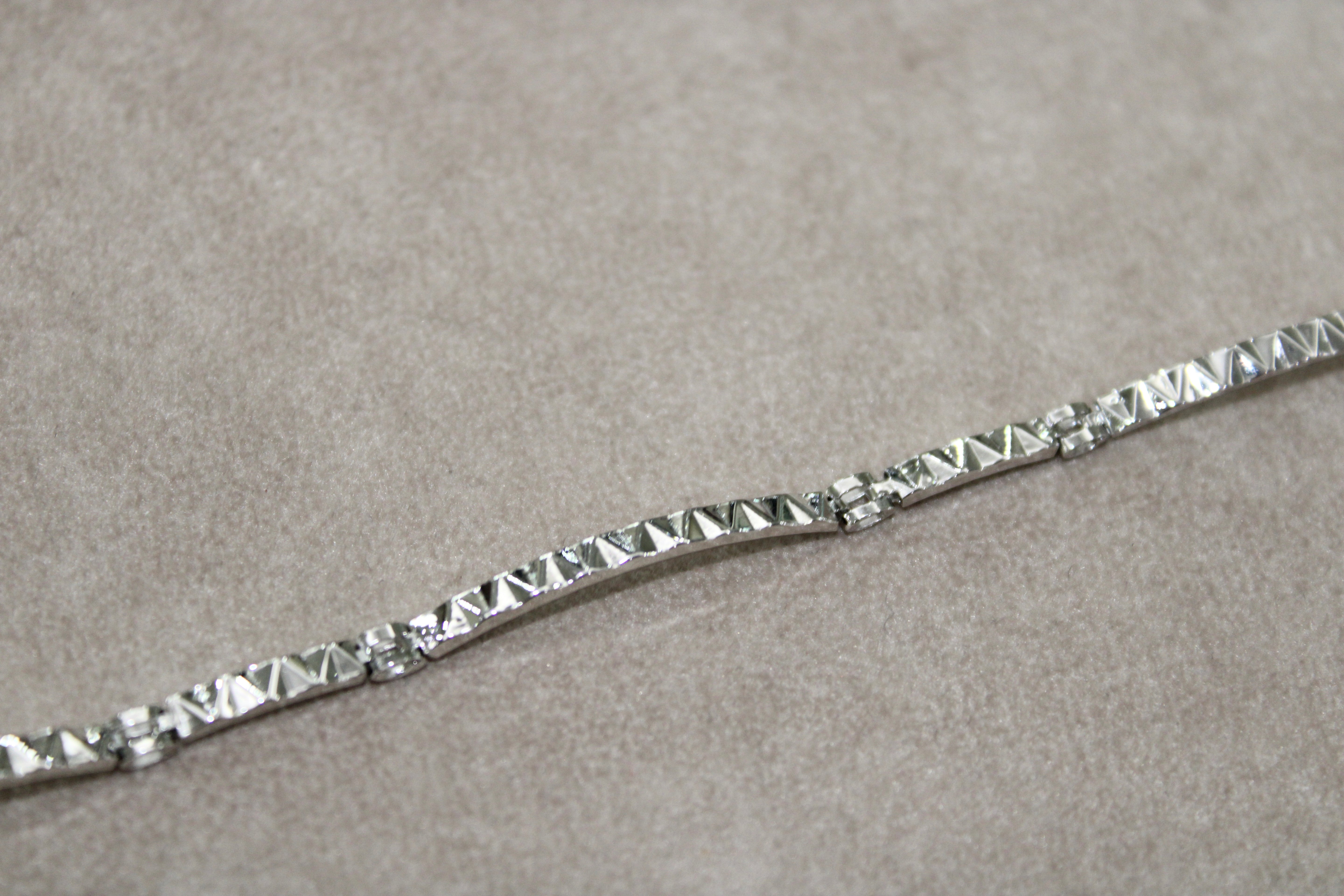 Bracciale rigido in oro bianco 18k