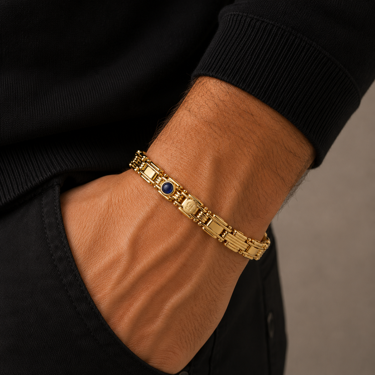 Bracciale in oro giallo 18k con zaffiro cabochon