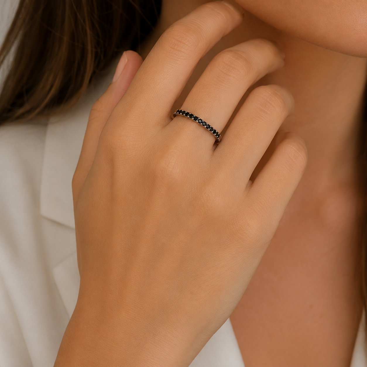 Veretta in oro bianco 18k con CZ Neri